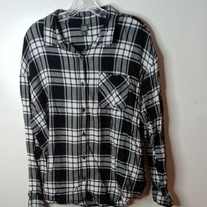 Wild Fable Women's Size XXL Black and White Flannel Plaid Shirt